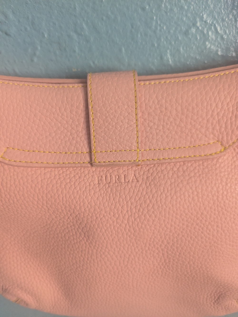 Furla Dusty Pink Pebbled Leather Shoulder Bag with Gold Rings - Picture 4 of 6